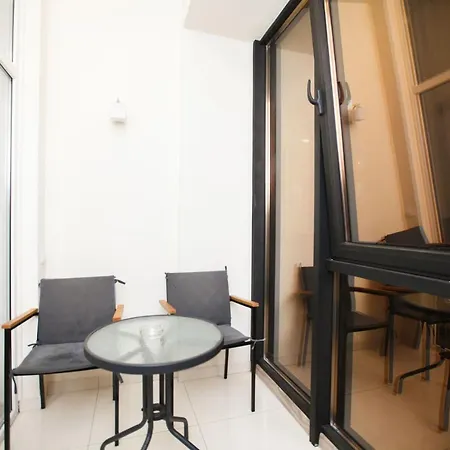Apartament Confortabil ! Andrian Lägenhet *
